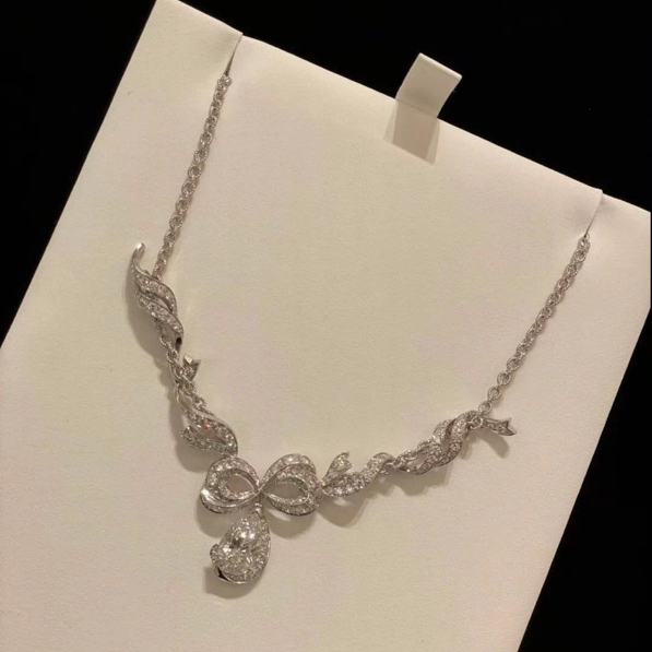 ch**an D*or necklaces